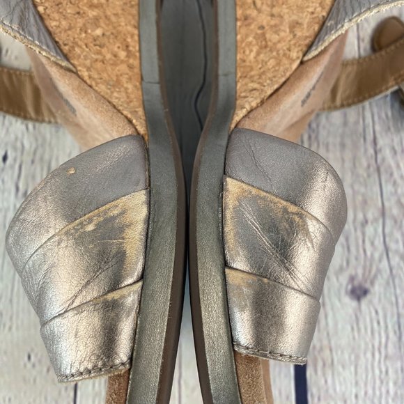 Clarks Gunmetal-Toned Solid Wedge Sandals - Picture 7 of 10